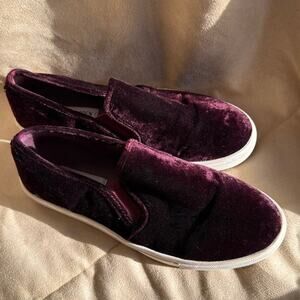 Steve Madden Gema Women sz 8  Loafer Burgundy Velvet Fabric Slip on Shoes